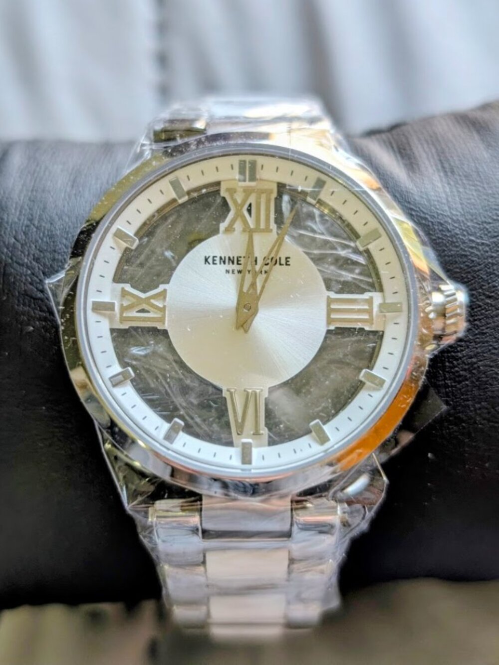 Kenneth Cole Women's Classic 32mm Silver Quartz Watch 10008030A - NEW